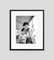 Liz Taylor en el set enmarcado en una impresión pigmentada negra de archivo, 1956, Imagen 1