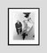 Impresión Alfred Hitchcock and Tippi Hedren Archival Pigment enmarcada en negro, Imagen 1