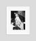 Impresión enmarcada en blanco de Audrey Hepburn en el set de Sabrina Archival en blanco de George Rinhart, Imagen 1