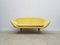 Geschwungenes Drei-Sitzer Sofa aus goldenem Samt, 1960er 1