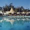 Imprimé Beverly Hills Hotel Oversize C Encadré en Blanc par Slim Aarons 1