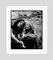 Laura e Naomi incorniciate in bianco di Kevin Westenberg, Immagine 2