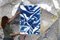 Klassisches blaues Seidenmuster auf Aquarellpapier, Cyanotype, 2019 3