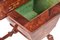 Antiker Frühviktorianischer Schreibtisch aus Schreib- oder Nussholz mit Intarsien aus Walnussholz, 19. Jh 19