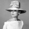 Stampa a pigmenti di Audrey Hepburn Funny Face incorniciata in nero di Cineclassico, Immagine 1