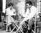 Stampa a pigmenti di Audrey Hepburn e Gregory Peck con cornice nera, Immagine 1