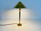 Lámpara de mesa alemana de latón macizo, años 60, Imagen 8