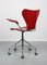 Silla giratoria modelo 3217 en rojo de Arne Jacobsen para Fritz Hansen, Imagen 4