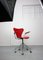 Sedia girevole modello 3217 rossa di Arne Jacobsen per Fritz Hansen, Immagine 21