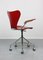 Sedia girevole modello 3217 rossa di Arne Jacobsen per Fritz Hansen, Immagine 6