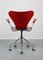 Silla giratoria modelo 3217 en rojo de Arne Jacobsen para Fritz Hansen, Imagen 5