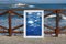 Reflexiones geométricas verticales en agua, monotipo Cutout original en azul 2019, Imagen 4