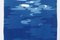 Riflessione verticale geometrica dell'acqua, monotipo originale del ritaglio nei toni blu 2019, Immagine 7