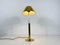 Lámpara de mesa alemana Mid-Century de latón macizo de United Workshop, años 60, Imagen 2