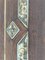 Mesa auxiliar española del siglo XIX con tablero de marquetería y patas de lira tallada, Imagen 11
