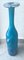 Vaso a forma di bottiglia blu con decorazione Ming di Harris Michael per Mdina, Immagine 4