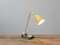 Lampada da tavolo Mid-Century regolabile in ottone e vetro con paralume in metallo giallo, Immagine 7