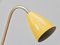 Anpassbare Mid-Century Tischlampe aus Messing und Vide Poche mit gelbem Schirm aus Metall 5