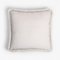 Cojín Happy Pillow de terciopelo suave con flecos en blanco de Lorenza Briola para Lo Decor, Imagen 1