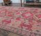 3x8 Türkischer Vintage Oushak Hand-Knotted Läufer aus Rosa Wolle 5