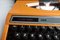Máquina de escribir Reed 100 en naranja de Seiko co. Ltd, años 70, Imagen 31