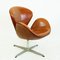 Swan Chair in pelle marrone di Arne Jacobsen per Fritz Hansen, Immagine 3