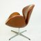 Silla Swan de cuero marrón de Arne Jacobsen para Fritz Hansen, Imagen 8