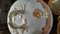Vajilla antigua de porcelana de Vivinis Mace para Sevres. Juego de 55, Imagen 4