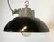 Lámpara colgante industrial de esmalte negro y hierro fundido, años 60, Imagen 2