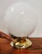 Lámpara de mesa vintage en blanco con esfera, Imagen 4