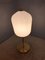 Tischlampe aus satinem Messing & großer gerippter Milchglas Lampe 3
