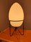 Lámpara Egg pequeña estilo Stilnovo de hierro y vidrio opalino, años 90, Imagen 5