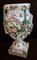 Vaso antico in porcellana bianca smaltata con decorazione floreale, Immagine 4