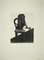 Statua di Leo Guida - Monkey on the Chair - Incisione originale su carta - 1972, Immagine 1