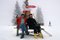 Skiing Holiday, Slim Aarons, Gstaad, fotografía en color, siglo XX, Imagen 1