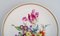Antiker Teller aus handbemaltem Porzellan mit floralen Motiven von Meissen 2
