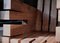 Poltrona Zoumey in legno di noce massiccio di Arno Declercq, Immagine 15
