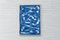 Blauer Knoten und Creolen in Blau, Monotype auf Aquarellpapier, 2021 5