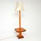 Lámpara de pie Art Déco de nogal y arce con mesa, años 20, Imagen 2