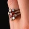 Anillo francés de tres bandas de oro rubí y diamantes, Imagen 7