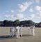Cricket in Antigua Übergroßer C Druck in Schwarz 1