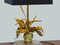 Lampada da tavolo dorata in ottone con fogliame, Immagine 3