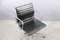 Silla giratoria modelo EA 117 Mid-Century de Charles & Ray Eames para Vitra, Imagen 9