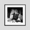 Stampa di James Dean & Ursula Andress in resina argentata con cornice nera di Michael Ochs Archive, Immagine 2