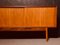 Credenza Mid-Century in teak con ante scorrevoli e una cassettiera di White and Newton, Immagine 3