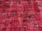 Türkischer Überfärbter Vintage Roter Vintage Teppich 3