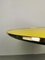 Tavolo rotondo laccato giallo con bordo in ottone, anni '50, Immagine 6