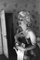 Affiche Marilyn Getting Ready to Go Out New York en Résine Argentée, Encadrée en Blanc par Ed Feingersh pour Galerie Prints 1