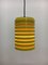 Lámpara colgante amarilla, años 70, Imagen 2