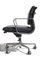 Sedia da scrivania EA217 in pelle nera di Charles Eames per ICF De Padova, Immagine 2